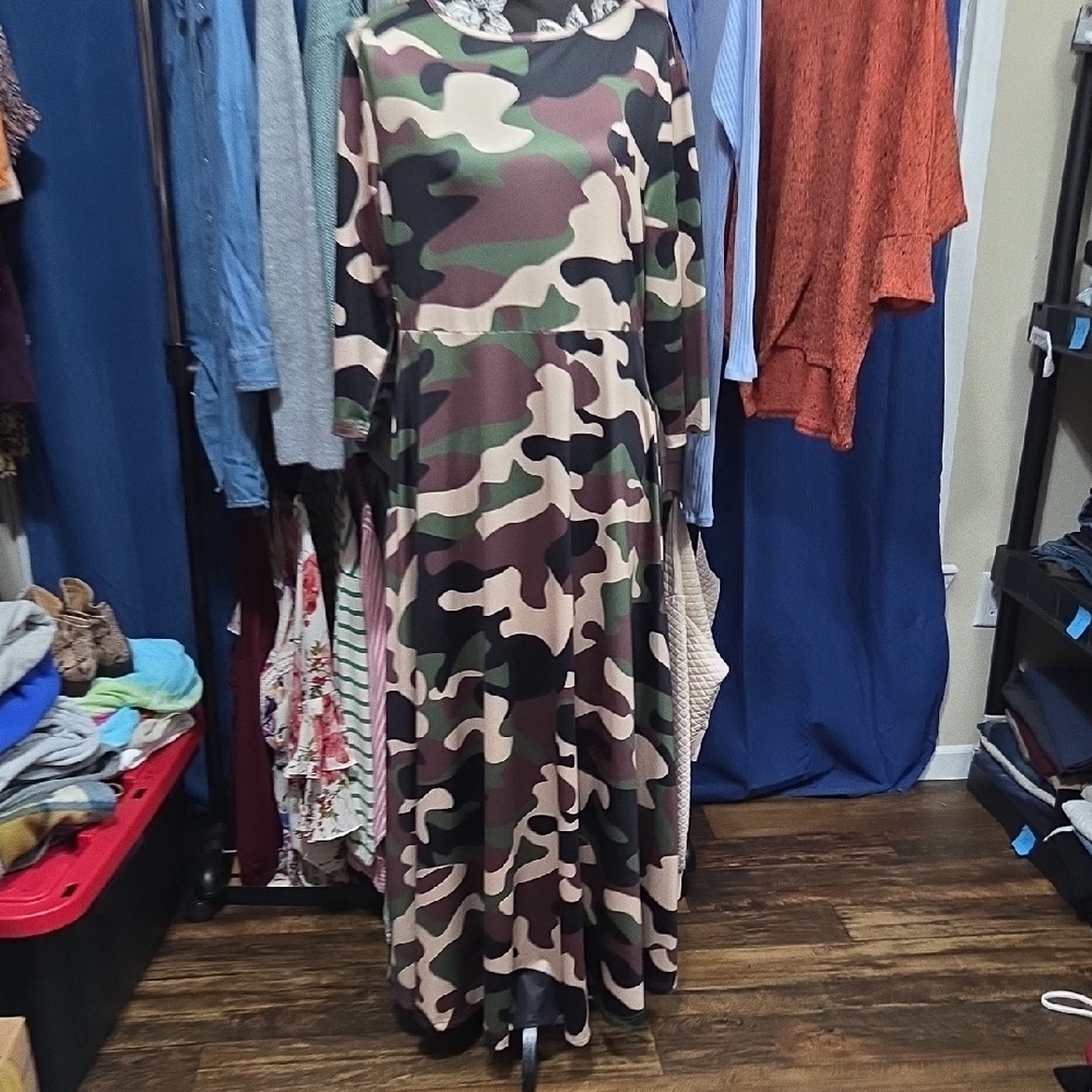 Chic Camo Long Sleeve Dress